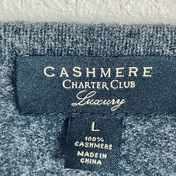 Cashmere Charter Club Luxury Sweater with embossed star pattern. Size Large - Picture 6 of 6